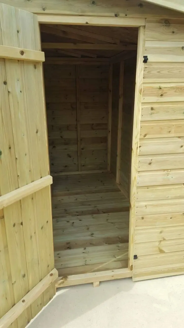 Benchmark Dog Kennel with Apex Roof - Single 12 x 10ft, Premium Wood Range