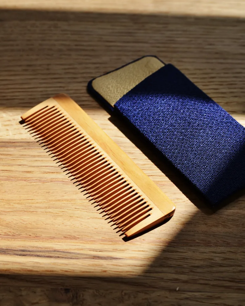 Boxwood Comb with Case - Blue (OUT OF STOCK)
