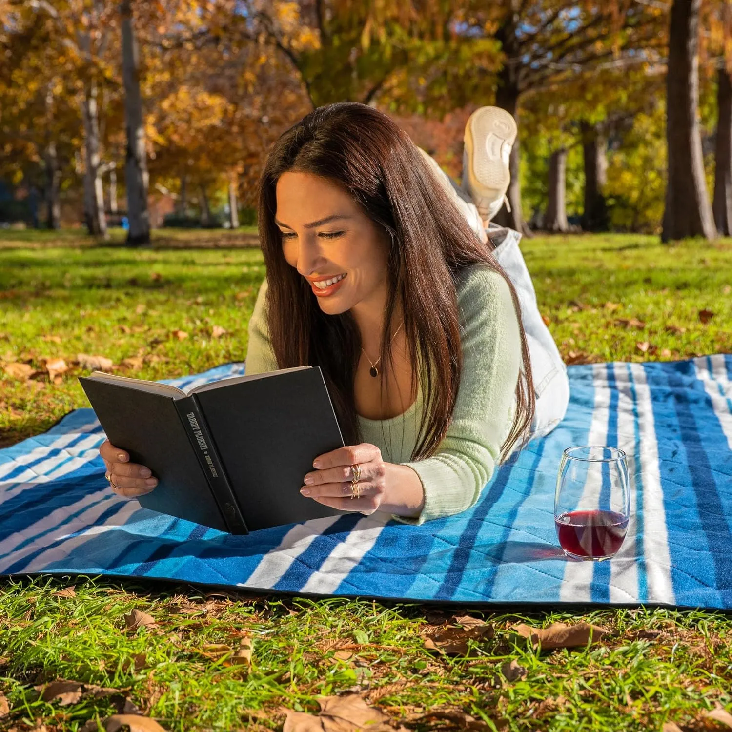 BRAWNTIDE Large Outdoor Waterproof Blanket - Extra Thick Fleece, Warm, Windproof, Sandproof, Quilted, 82" x 55", Ideal for Beaches, Picnics, Camping, Stadiums, Dogs, Car