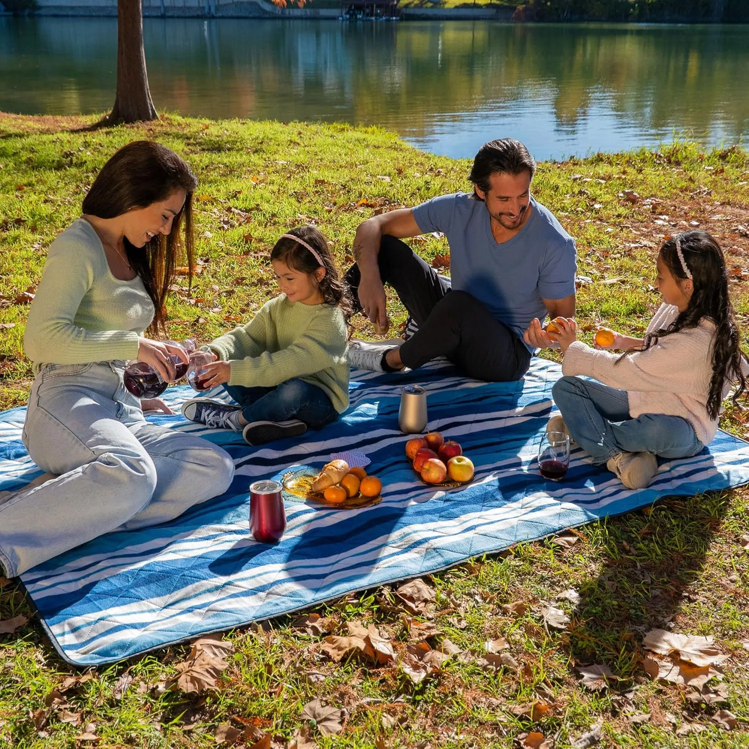 BRAWNTIDE Large Outdoor Waterproof Blanket - Extra Thick Fleece, Warm, Windproof, Sandproof, Quilted, 82" x 55", Ideal for Beaches, Picnics, Camping, Stadiums, Dogs, Car